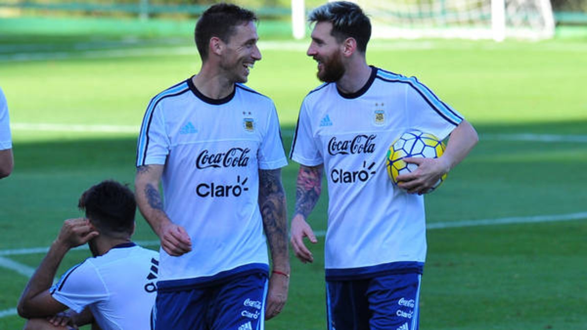 Bauza ya tiene los once para el partido con Brasil