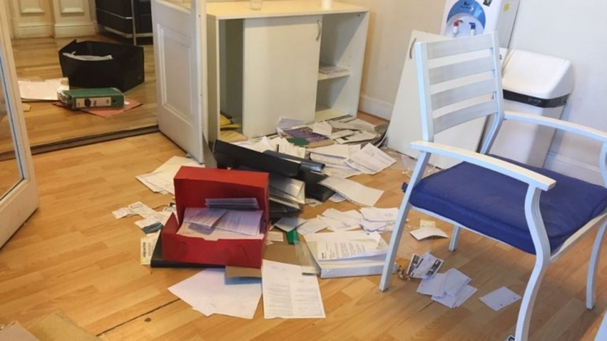 Sospechoso robo y vandalismo a dos medios anti-macristas