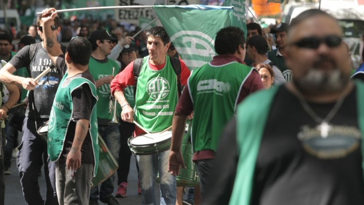 El decreto que prepara el Estado y pone en riesgo a siete mil estatales