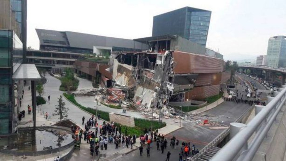 Impresionante derrumbe de un centro comercial en México