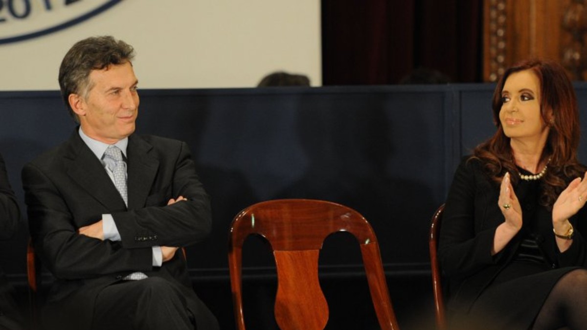 Encuesta: Cristina ya le saca 10 puntos a Macri