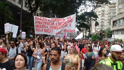 Grandes manifestaciones conmueven todo Brasil- Grandes manifestaciones conmueven todo Brasil