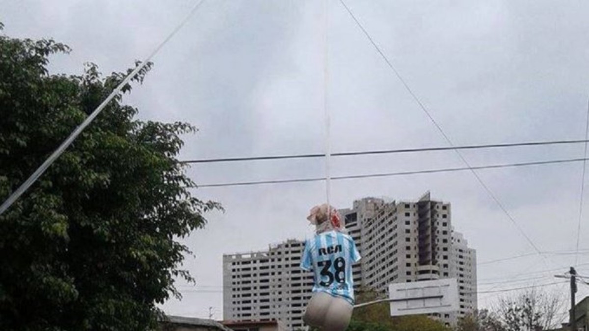 Polémica por una broma a Racing dónde los "violan"