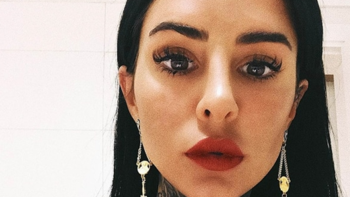 El topless provocativo de Cande Tinelli