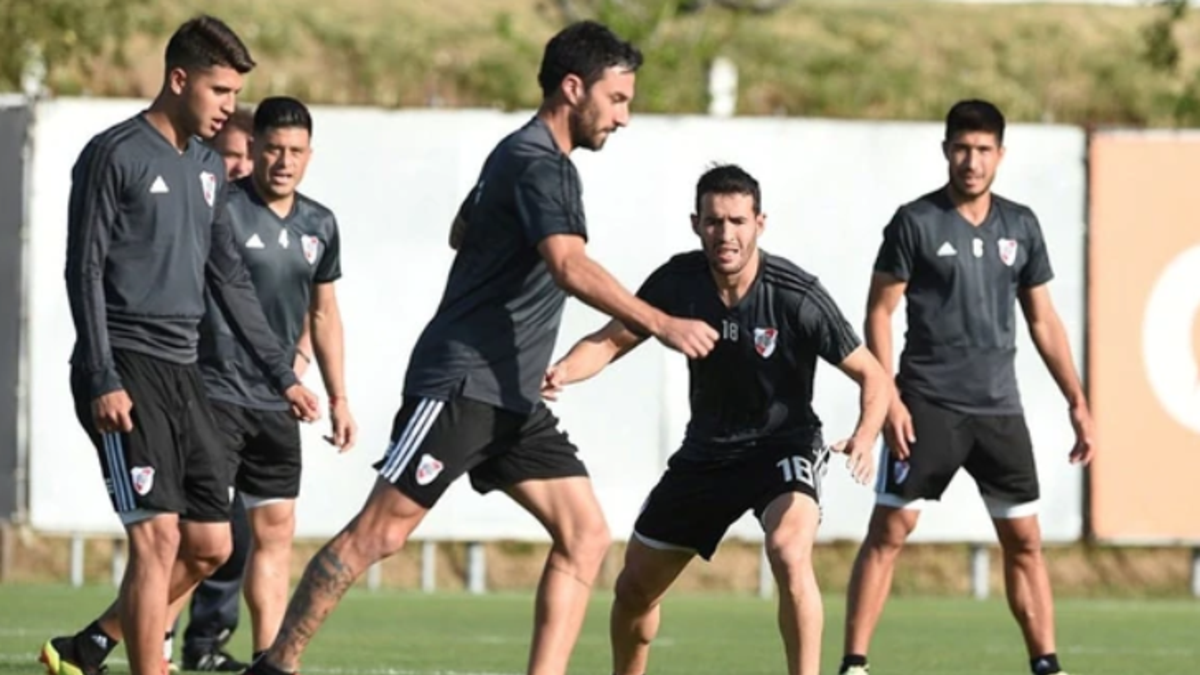 Scocco sintió molestias y sigue en duda para la revancha