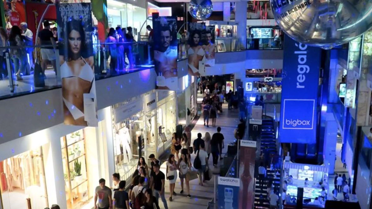 La "Noche de los Shopping" tuvo una nueva edición