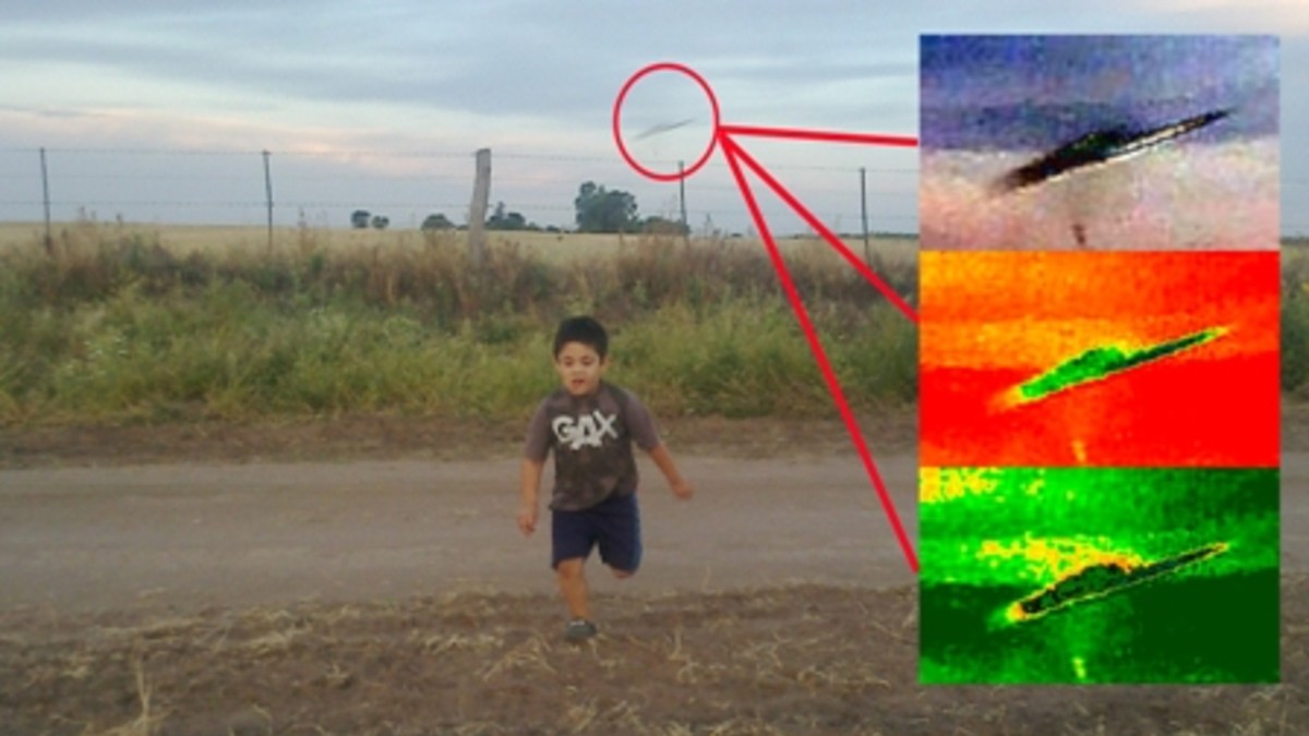Paseaba con su nene y tomó la "imagen OVNI del año"