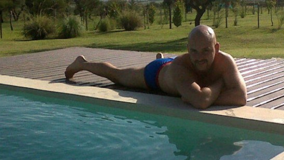 El desnudo total de José María Muscari en Twitter