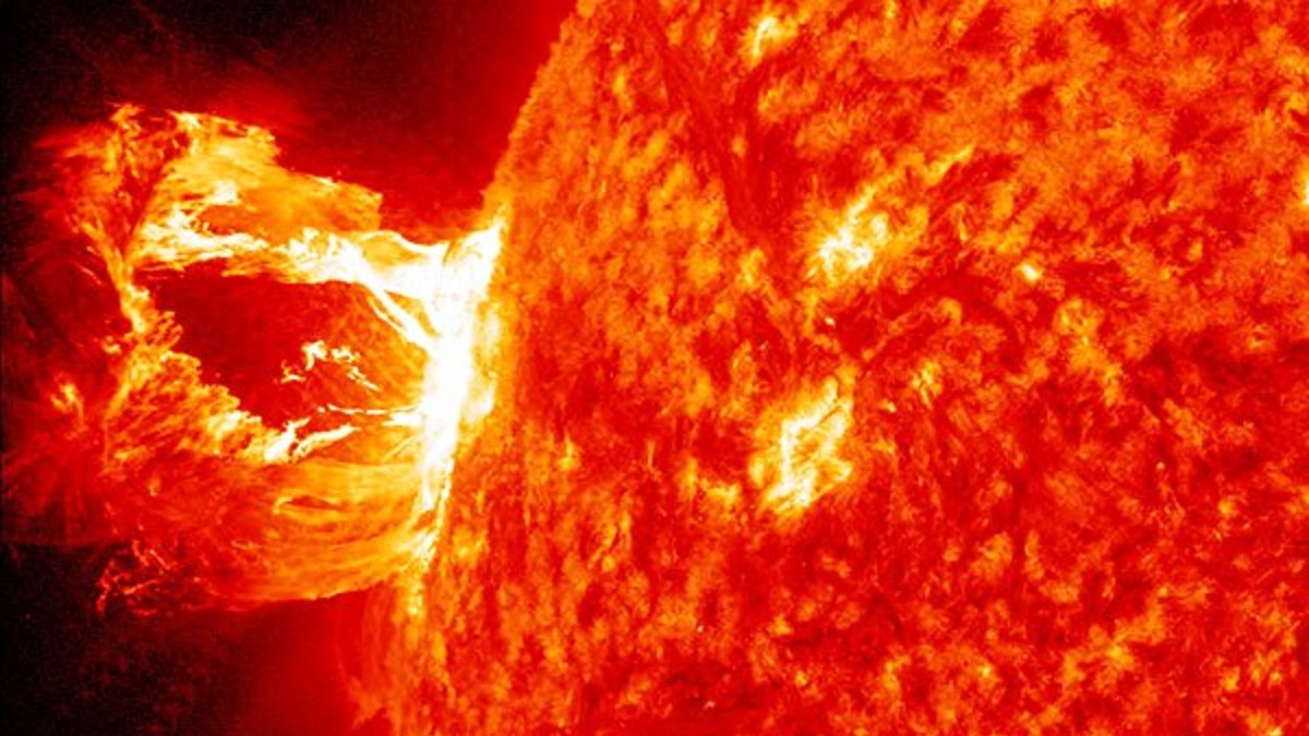 Una erupción solar podría dejar sin redes a la Tierra