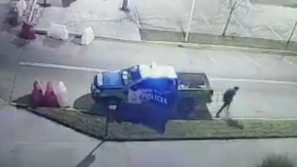 Se les fugó un preso por quedarse dormidos en el auto