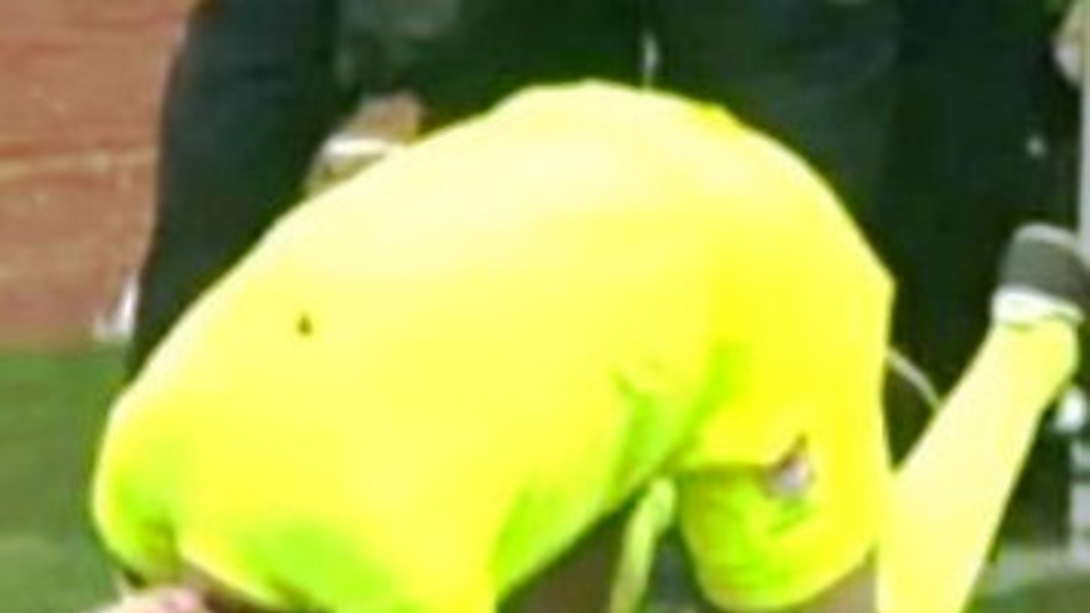 Futbolistas mataron a patadas a un juez de línea