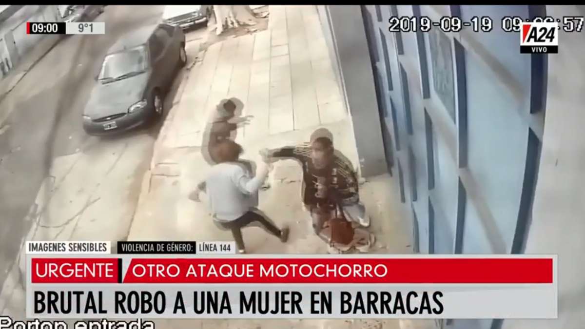 Brutal robo a una mujer en la puerta del trabajo