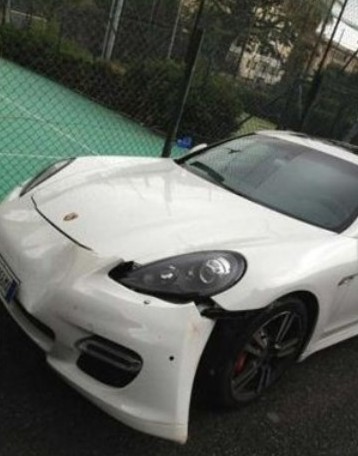 Así quedó el Porsche de Wanda después del choque