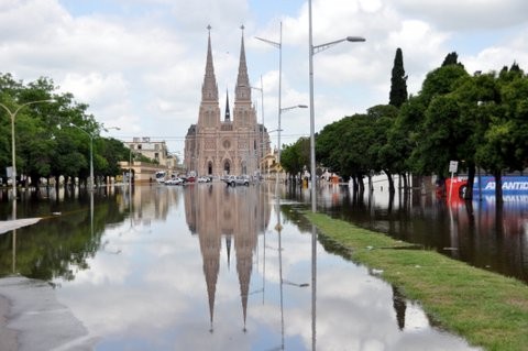 Así está Luján bajo el agua