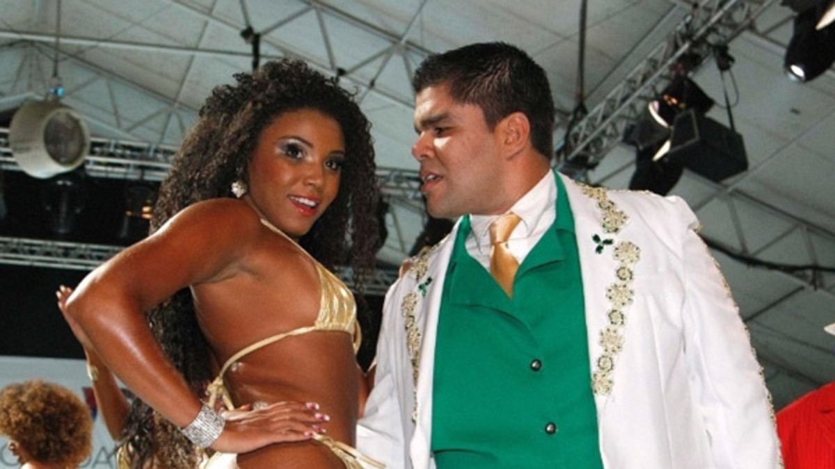 Cómo viene de "atriqui" la nueva Reina del Carnaval