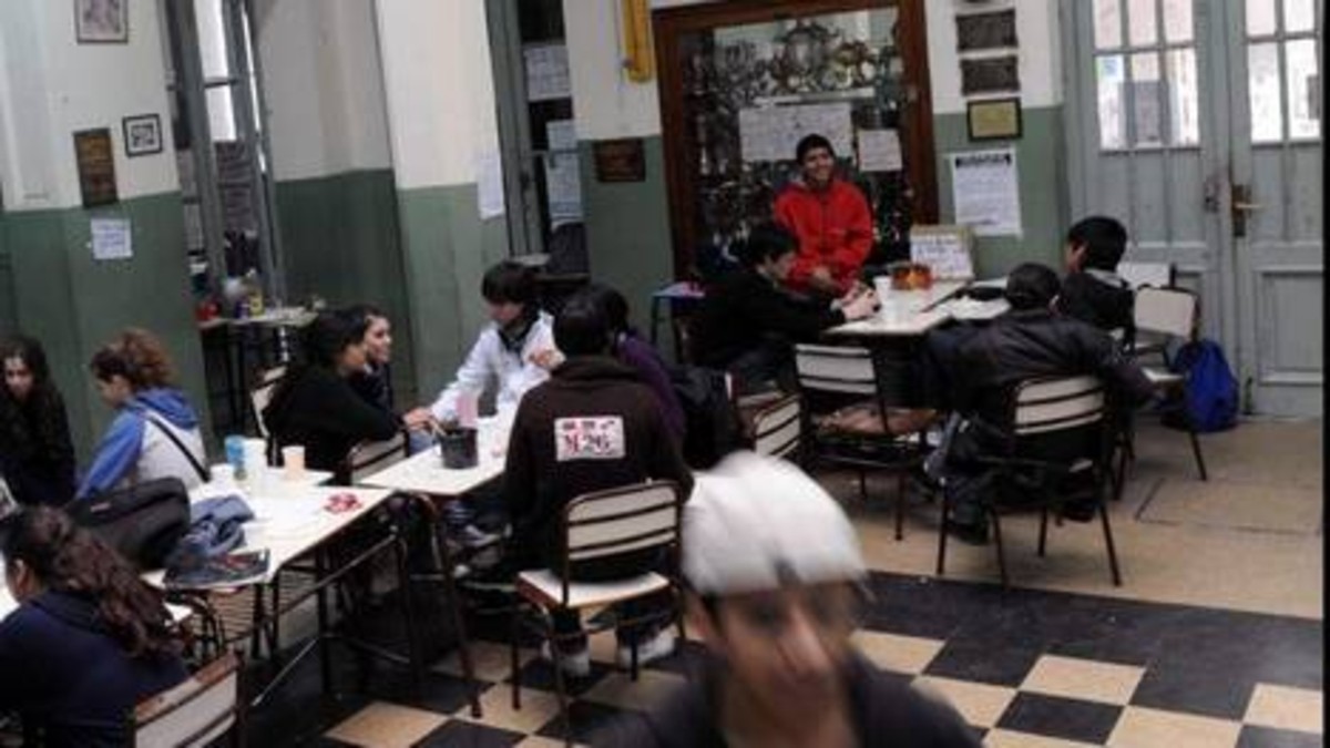 Macri les quitó la seguridad y les saquearon la escuela Macri les quitó la seguridad y les saquearon la escuela