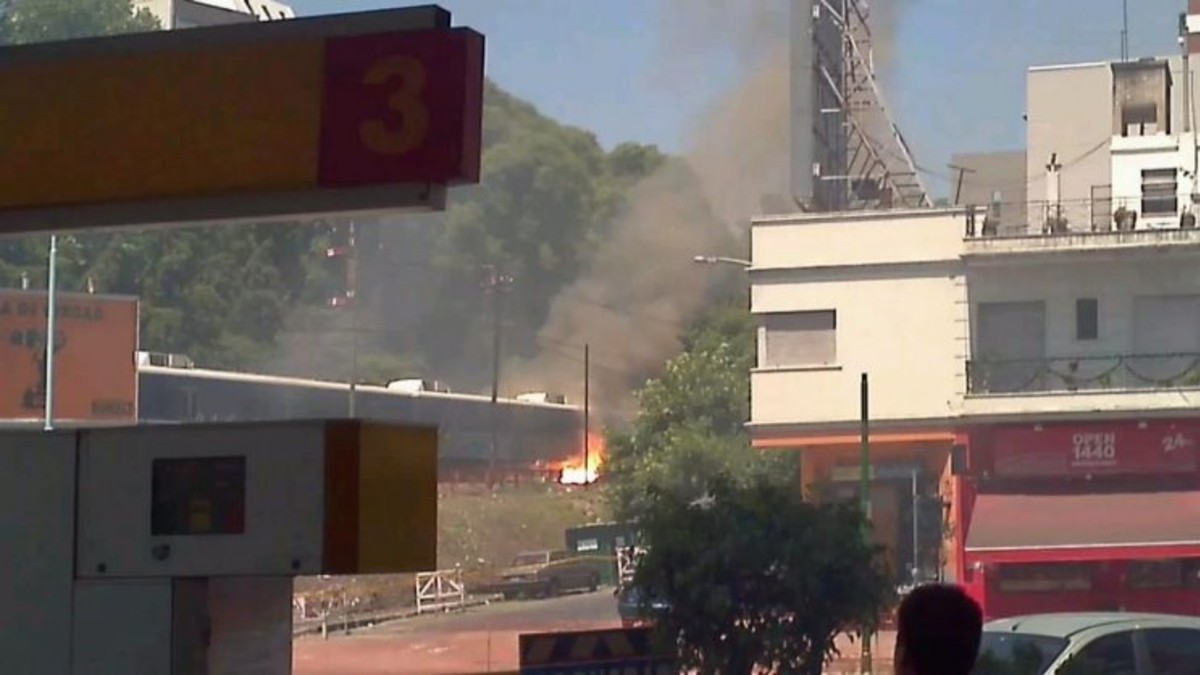 Evacuaron una formación por fuego en un vagón