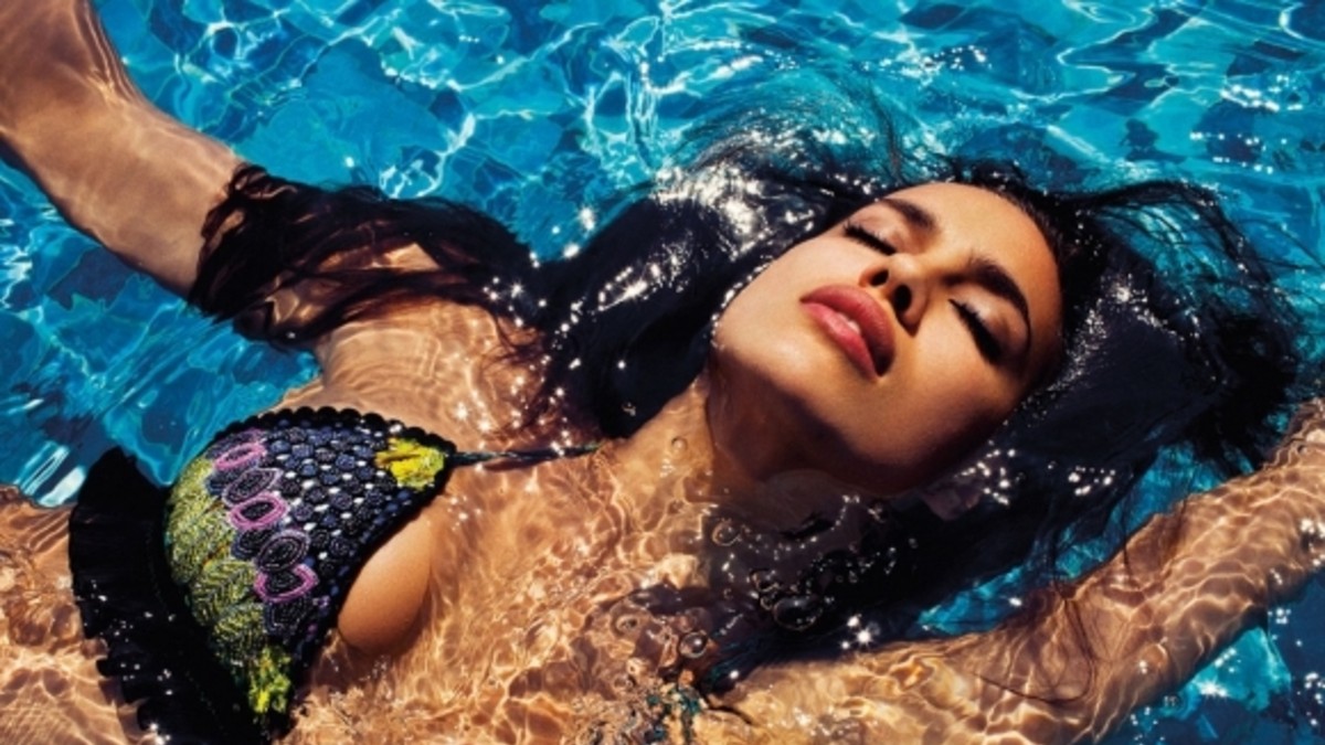 La novia de Cristiano posó demasiado sexy en la playa