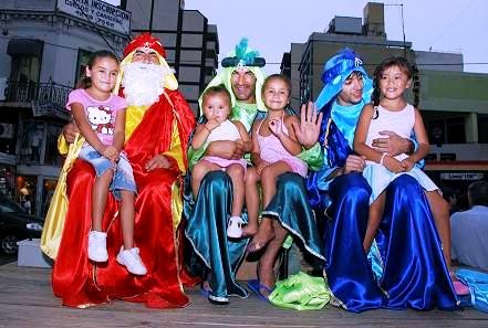 Los Reyes Magos llegaron con golosinas y regalos