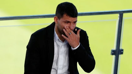 Entre lágrimas, Sergio Agüero anunció su retiro del fútbol