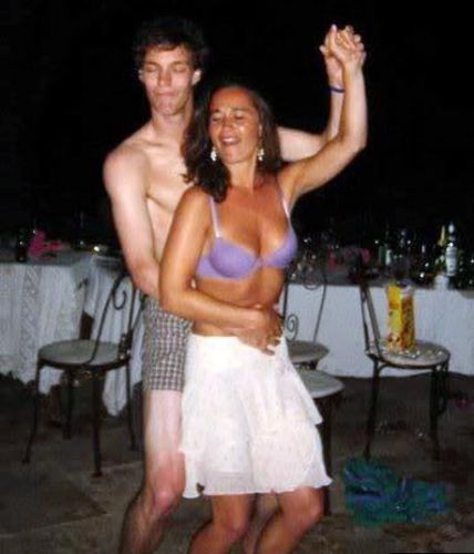 Los hermanitos de Kate y sus fotos al desnudo
