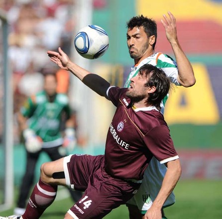 Lanús venció a Banfield y se quedó con el clásico del sur