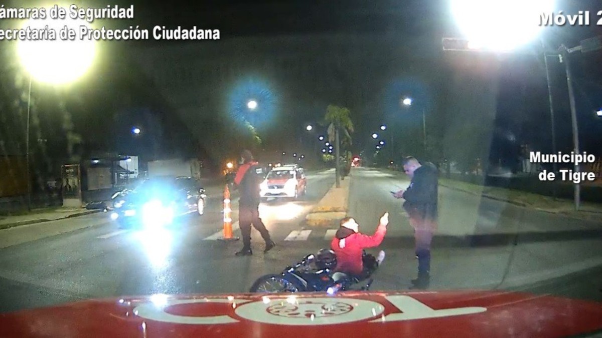 Tremendo choque entre dos motociclistas: uno manejaba con 1 gramo de alcohol en sangre y el otro circulaba a alta velocidad