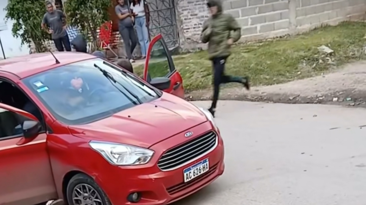 Violento ataque piraña a un chofer de Uber 