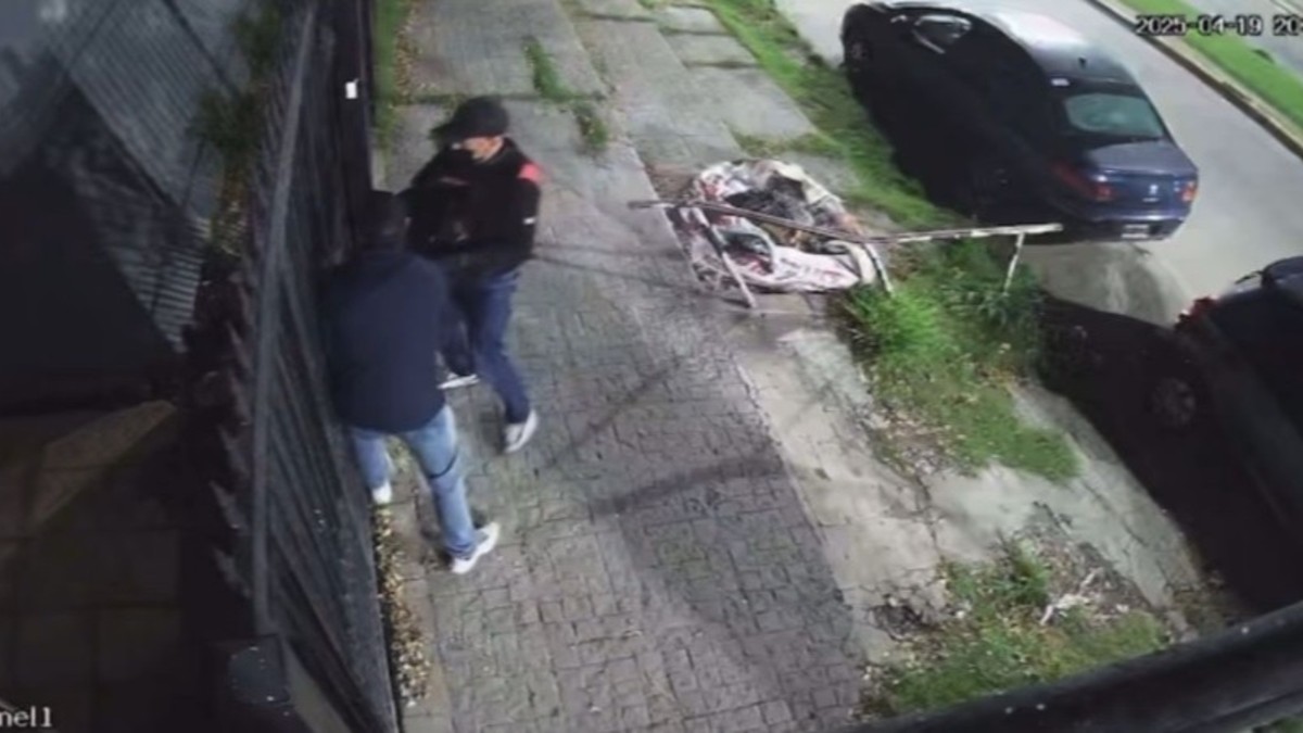 “Parecía una mudanza, se llevaron todo en valijas”: dos delincuentes aprovecharon que el dueño no estaba en la casa y se la vaciaron