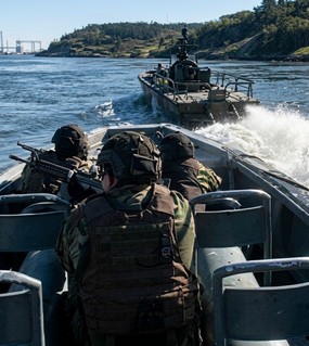 Contrabandistas atacaron a tiros a la Prefectura y balearon a una agente 
