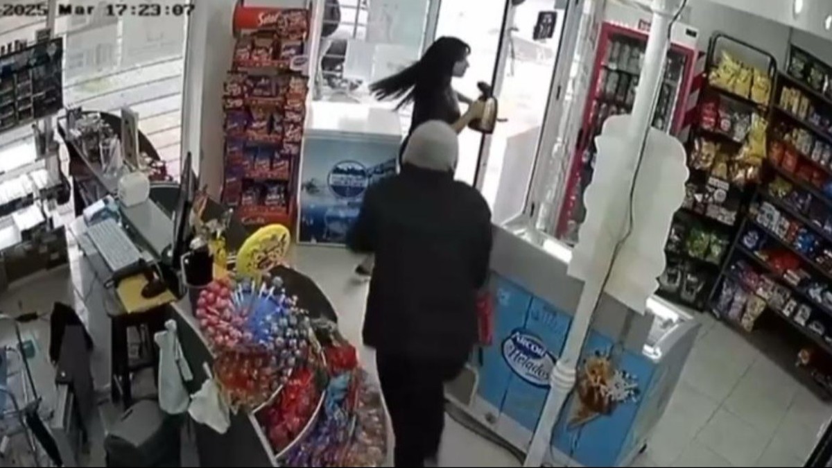La empleada de un local descargó su furia sobre dos delincuentes y les tiró agua hirviendo: a uno lo mandó al hospital  