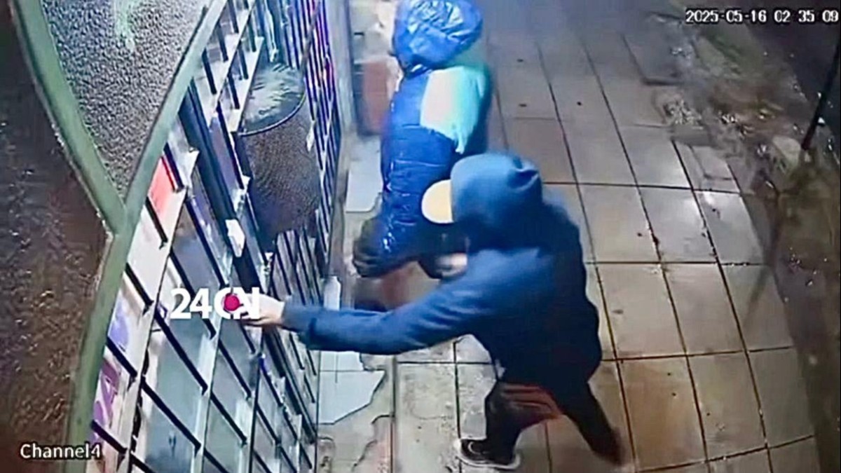 Increíble robo en un kiosco: a pesar de contar con rejas, cámaras y un sistema de atención particular, los ladrones se las ingeniaron para asaltarla desde la vereda