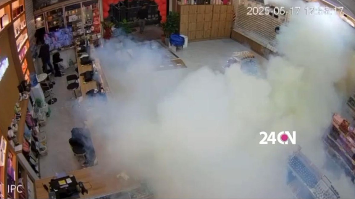 Gritos y pánico en un local de Balvanera: arrojaron una granada de humo y los clientes salieron corriendo desesperados