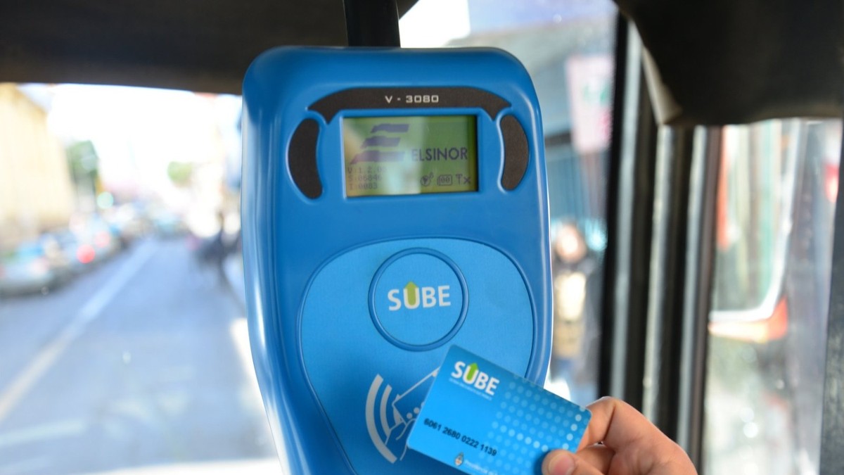 Aumenta el boleto de colectivo en las líneas nacionales un 21,5%