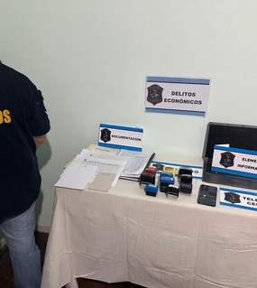 No tenía título, usaba su casa como estudio jurídico y falsificó la firma de una jueza