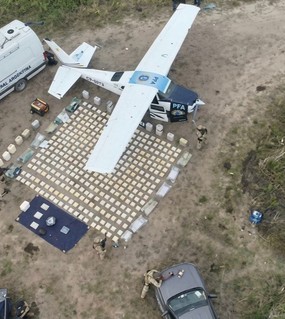 Interceptaron una avioneta con más de 400 kilos de cocaína en una pista clandestina