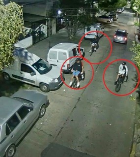Cinco menores se movían en bicicletas,  entraron a robar a una casa y fueron detenidos