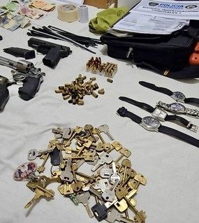 Tenían las llaves de 150 casas, estaban armados y tenían 19 antecedentes