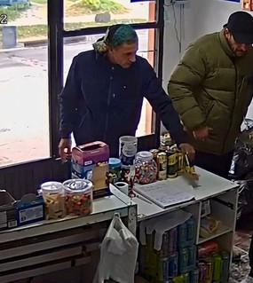 “Tranqui ma, no pasa nada”: amenazó a la empleada de un kiosco con un arma y el cómplice le ordenó que la guarde
