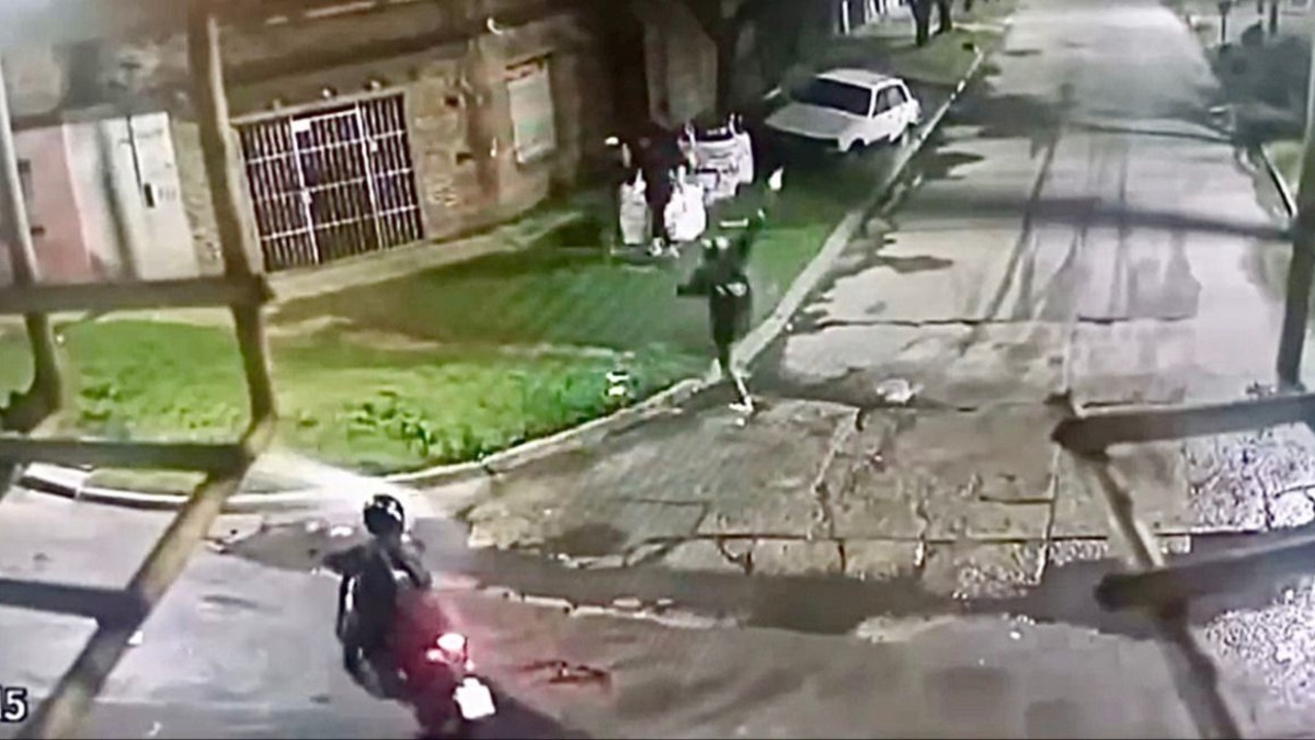 Motochorros abordaron a los tiros a dos mujeres que lograron salir ilesas tras una corrida desesperada