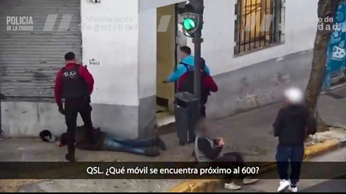 Entraron a robar a una oficina, ataron a los empleados y llegó la Policía: 4 detenidos 