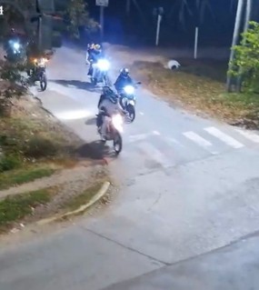 Caravana de motos, descontrol y 48 detenidos: dos sospechosos iban en un vehículo robado 
