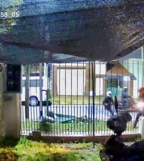 Asaltaron a una madre y creyó que los motochorros se habían llevado a su hijo de 11 años 