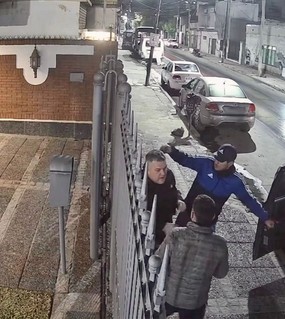Le apoyaron un arma en la cabeza para robarle la camioneta: brutal asalto a un hombre de 61 años