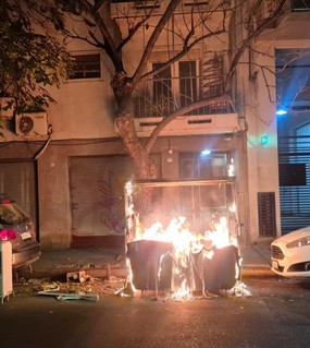 Prendió fuego dos contenedores de basura y recibió una condena con prisión efectiva