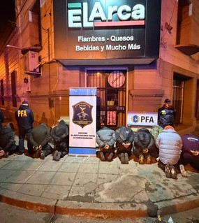 Amoladoras y pistolas: detuvieron a 12 boqueteros cuando estaban por entrar a una sede del Banco Provincia