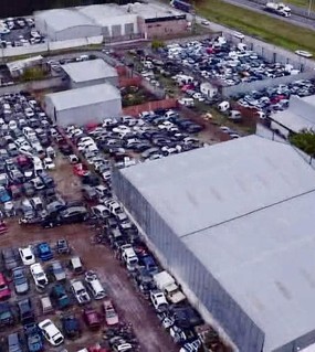 Descubrieron el desarmadero de autos robados más grandes del mundo: secuestraron más de 2000 repuestos