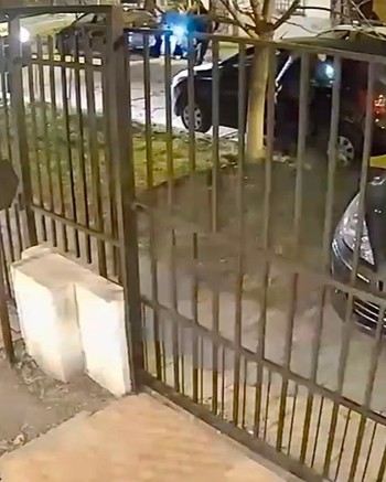 Un chileno de 15 años asaltó a una jubilada de 89 en su casa y se escondió debajo de un auto