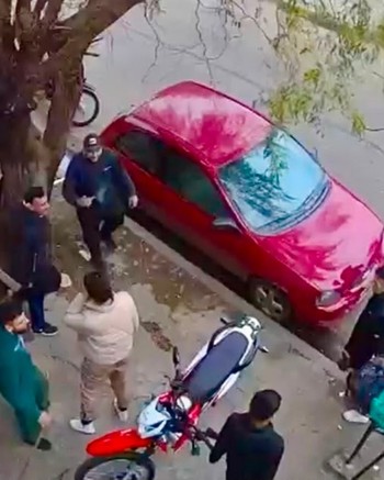 Llegaron armados para recuperar una casa y le dispararon en la cabeza a un chico de 13 años