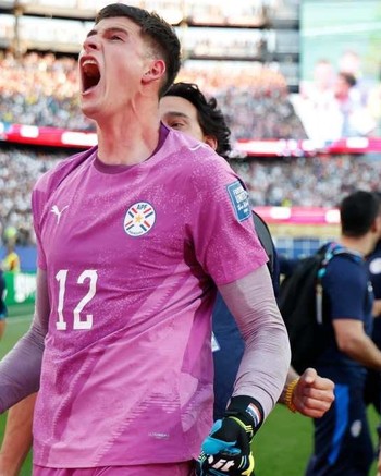 Orlando Gill, el arquero de San Lorenzo que "vendió todo" para mantener a su familia y fue el héroe de Paraguay ante Alemania